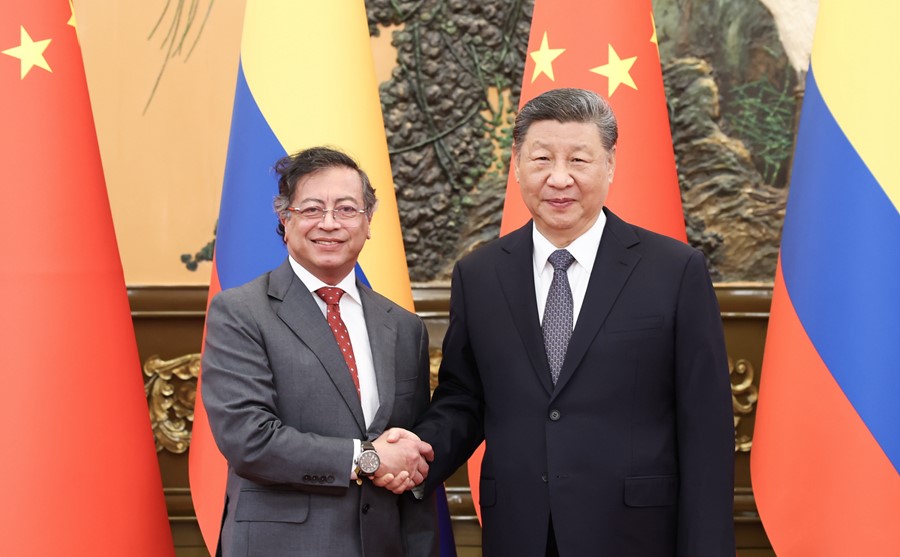 習近平會見哥倫比亞總統佩特羅